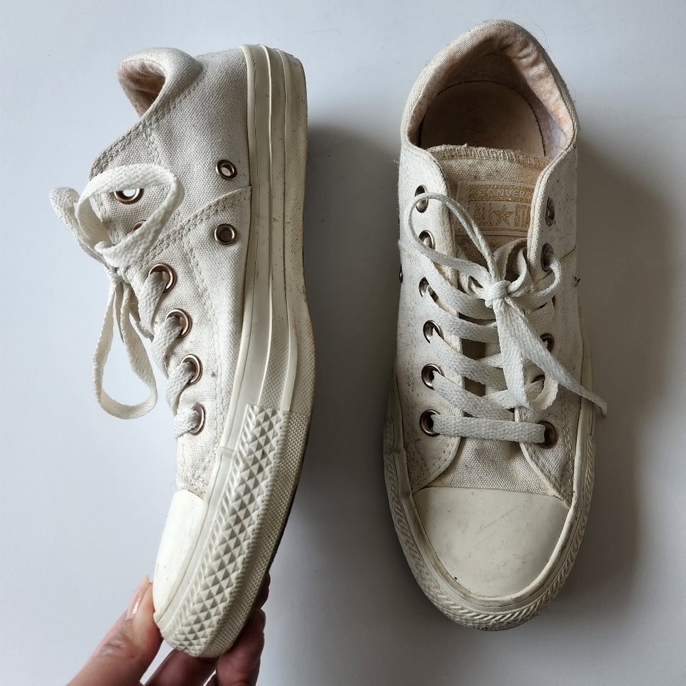 Converse Chuck Taylor All Star Low Top Sneakers
